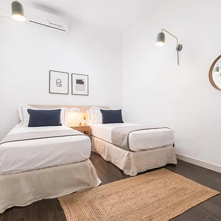 Homeclub Apartment *